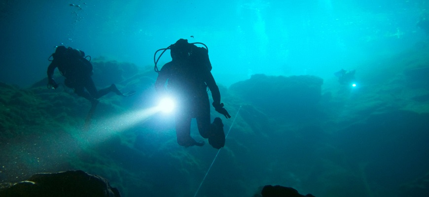 Луч подводного фонаря